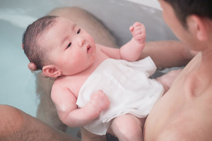 when should i give my baby his first bath