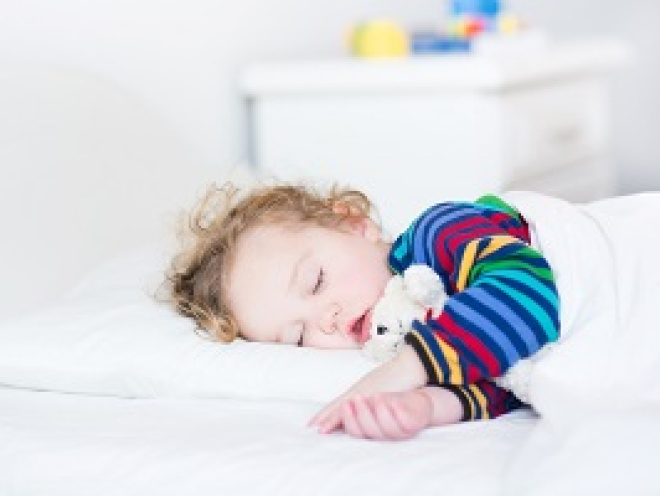 Nighttime Potty Training and Bedwetting: Can Your Toddler Be Potty Trained  at Night?