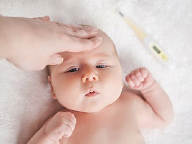 https://www.nct.org.uk/sites/default/files/styles/article_image_lg/public/2018-11/baby_temp_0.jpg?itok=HVXnEycP