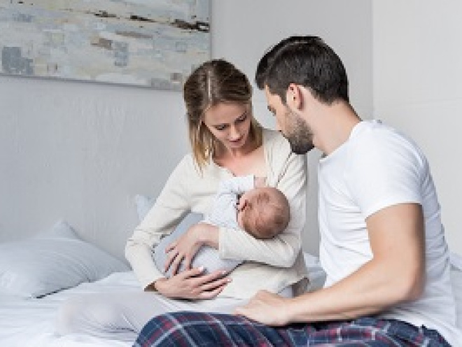 How can dads and partners support breastfeeding?